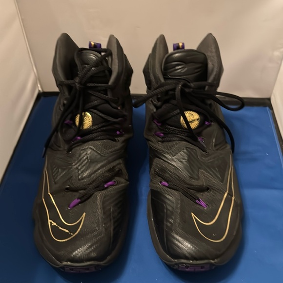 Nike LeBron 13 pot of gold